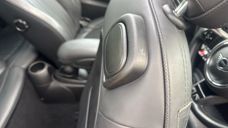 MINI Hatchback 1.5 Cooper Exclusive 3dr Auto Petrol Hatchback